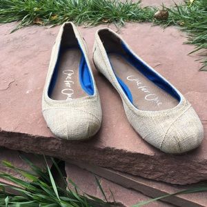 Tom’s Linen Ballet Flats